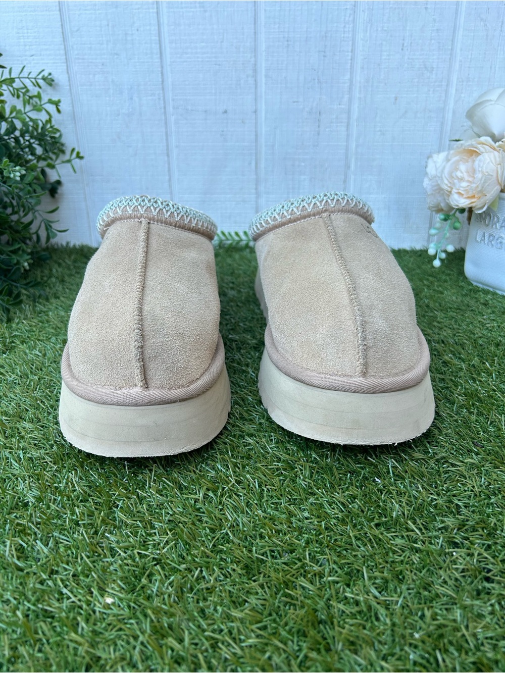 UGG Tazz women size 10
BestSeller/ gently used
Color :Sand - Picture 7 of 16